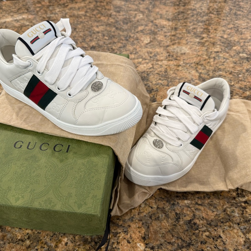 Gucci White Leather Sneakers with Red and Green Accents. Worn once